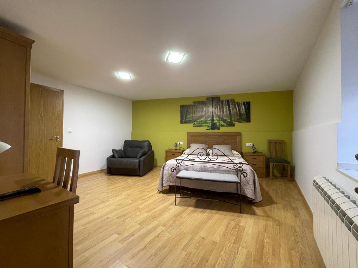 Habitaciones A Casa De Pepe Triacastela Ngoại thất bức ảnh
