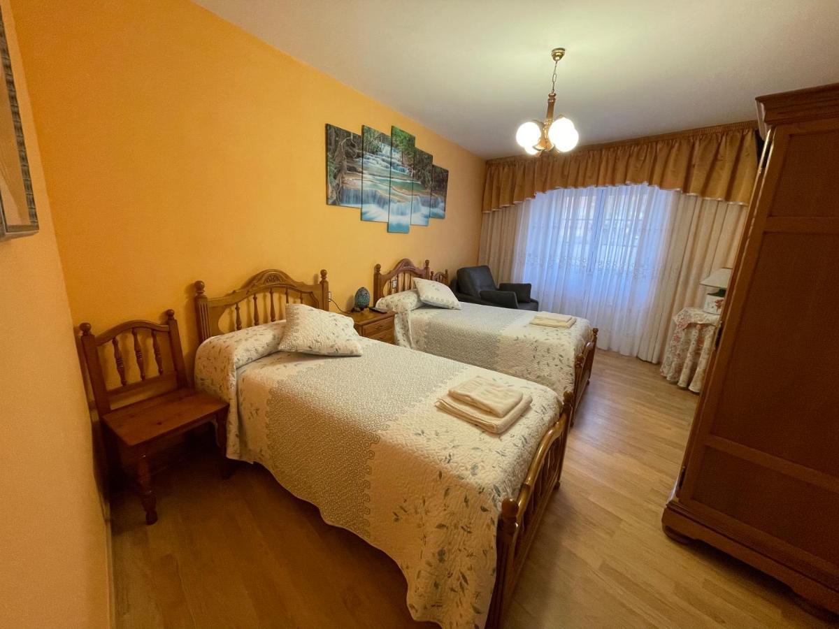 Habitaciones A Casa De Pepe Triacastela Ngoại thất bức ảnh
