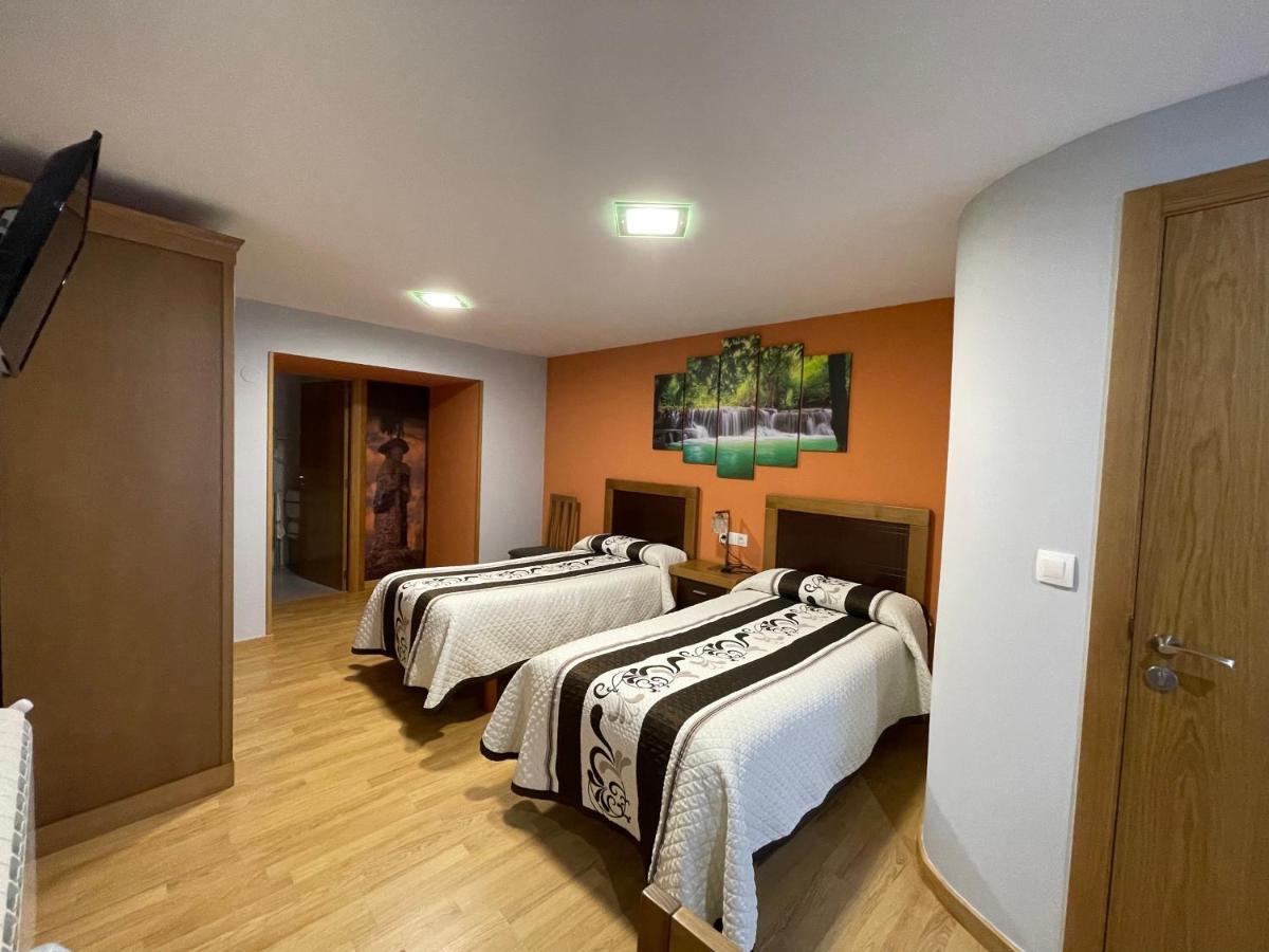 Habitaciones A Casa De Pepe Triacastela Ngoại thất bức ảnh