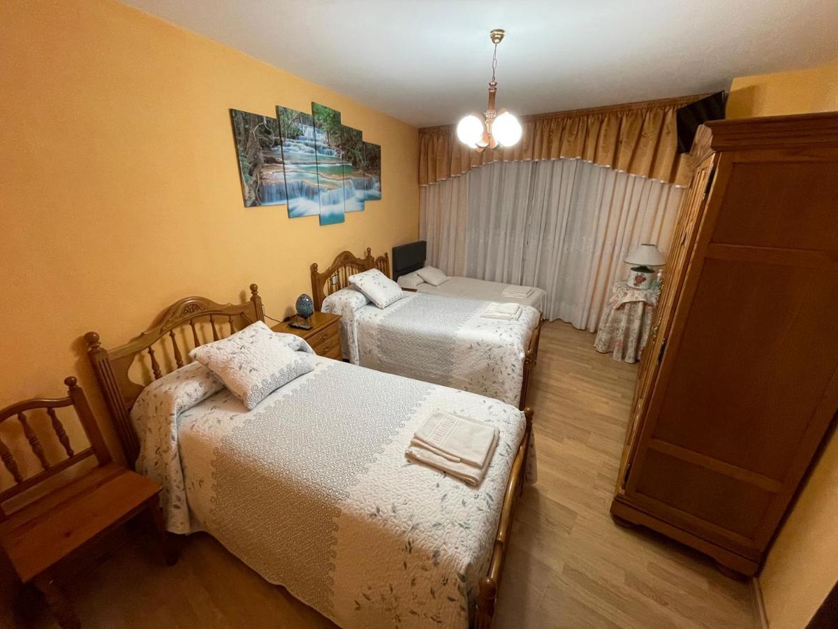 Habitaciones A Casa De Pepe Triacastela Ngoại thất bức ảnh